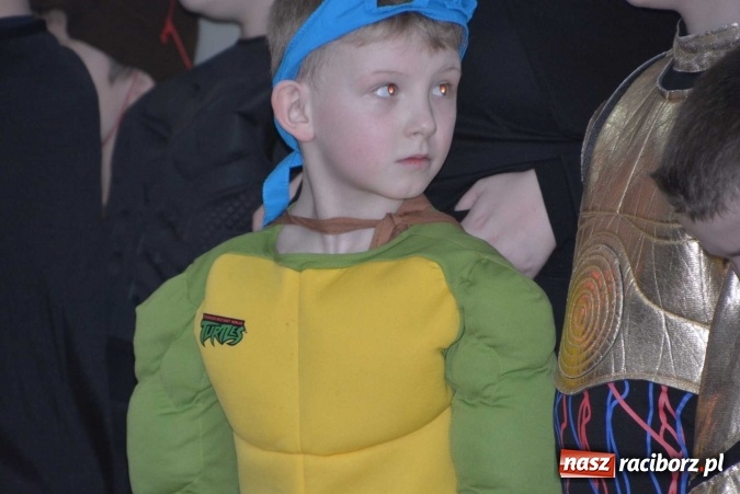 Zdjęcie w galerii na portalu naszraciborz.pl: Wielki bal maskowy w szkole na Ostrogu wiadomości z regionu