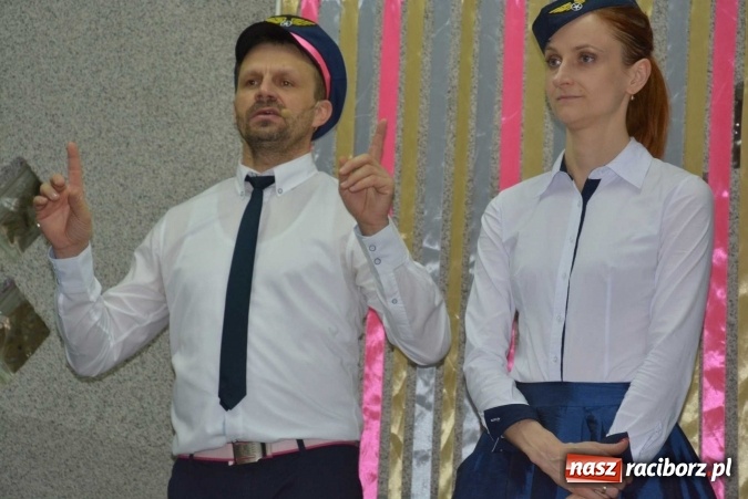 Zdjęcie w galerii na portalu naszraciborz.pl: Wielki bal maskowy w szkole na Ostrogu wiadomości z regionu