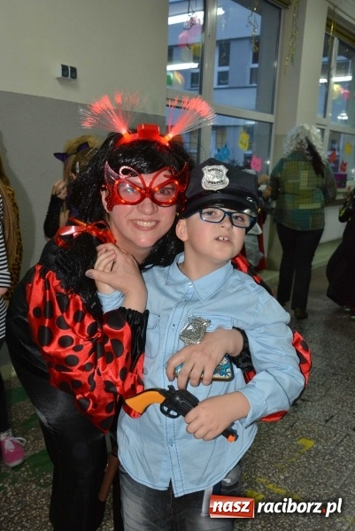Zdjęcie w galerii na portalu naszraciborz.pl: Wielki bal maskowy w szkole na Ostrogu wiadomości z regionu