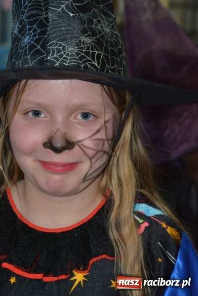 Zdjęcie w galerii na portalu naszraciborz.pl: Wielki bal maskowy w szkole na Ostrogu wiadomości z regionu