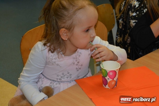 Zdjęcie w galerii na portalu naszraciborz.pl: Wielki bal maskowy w szkole na Ostrogu wiadomości z regionu