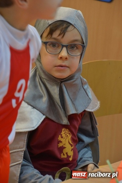 Zdjęcie w galerii na portalu naszraciborz.pl: Wielki bal maskowy w szkole na Ostrogu wiadomości z regionu