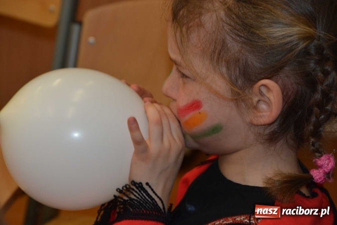 Zdjęcie w galerii na portalu naszraciborz.pl: Wielki bal maskowy w szkole na Ostrogu wiadomości z regionu