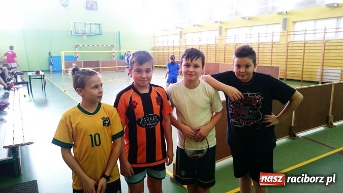 Zdjęcie w galerii na portalu naszraciborz.pl: W Pawłowie rozegrano pierwszy gminny turniej badmintona dziewcząt i chłopców szkół podstawowych wiadomości z regionu