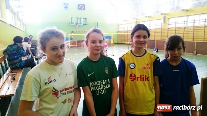 Zdjęcie w galerii na portalu naszraciborz.pl: W Pawłowie rozegrano pierwszy gminny turniej badmintona dziewcząt i chłopców szkół podstawowych wiadomości z regionu