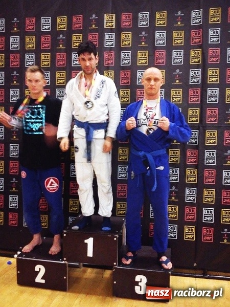 Zdjęcie w galerii na portalu naszraciborz.pl: Wychowanek Raciborskiego Klubu Brazylijskiego Jiu-jitsu na zawodach w Liverpoolu wiadomości z regionu