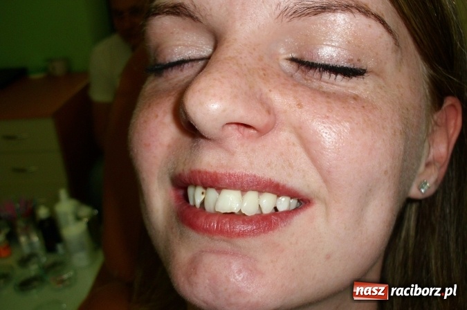 Zdjęcie w galerii na portalu naszraciborz.pl: Uśmiech Twoją wizytówką - zadbaj o niego w gabinetach ART-DENT wiadomości z regionu