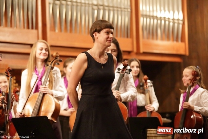 Zdjęcie w galerii na portalu naszraciborz.pl: Zimowy Koncert Karnawałowy w szkole muzycznej wiadomości z regionu