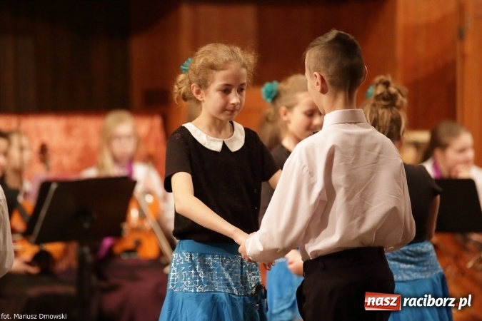 Zdjęcie w galerii na portalu naszraciborz.pl: Zimowy Koncert Karnawałowy w szkole muzycznej wiadomości z regionu