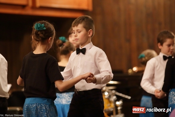 Zdjęcie w galerii na portalu naszraciborz.pl: Zimowy Koncert Karnawałowy w szkole muzycznej wiadomości z regionu