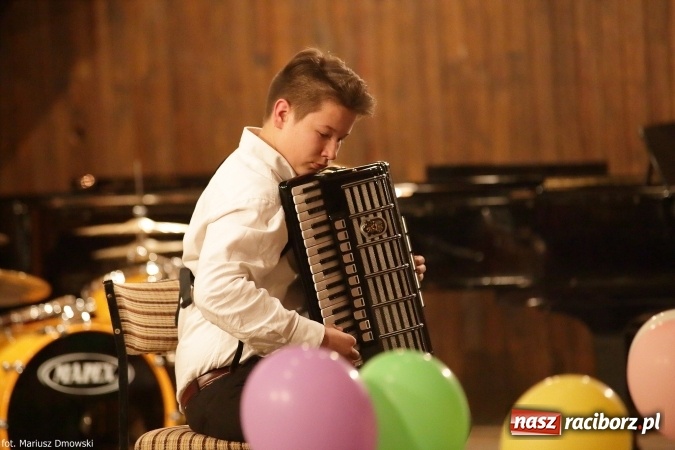 Zdjęcie w galerii na portalu naszraciborz.pl: Zimowy Koncert Karnawałowy w szkole muzycznej wiadomości z regionu