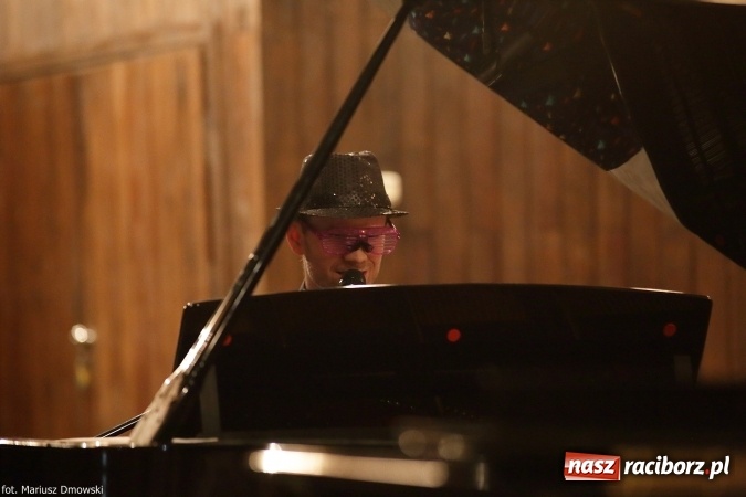 Zdjęcie w galerii na portalu naszraciborz.pl: Zimowy Koncert Karnawałowy w szkole muzycznej wiadomości z regionu