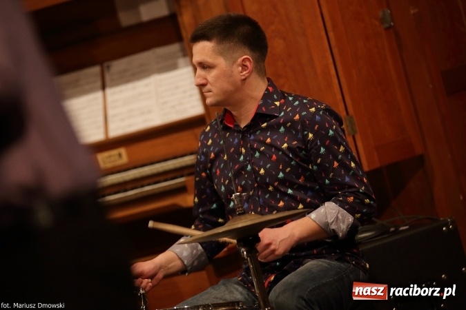 Zdjęcie w galerii na portalu naszraciborz.pl: Zimowy Koncert Karnawałowy w szkole muzycznej wiadomości z regionu