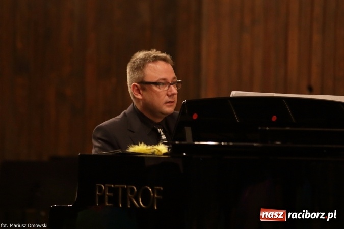 Zdjęcie w galerii na portalu naszraciborz.pl: Zimowy Koncert Karnawałowy w szkole muzycznej wiadomości z regionu