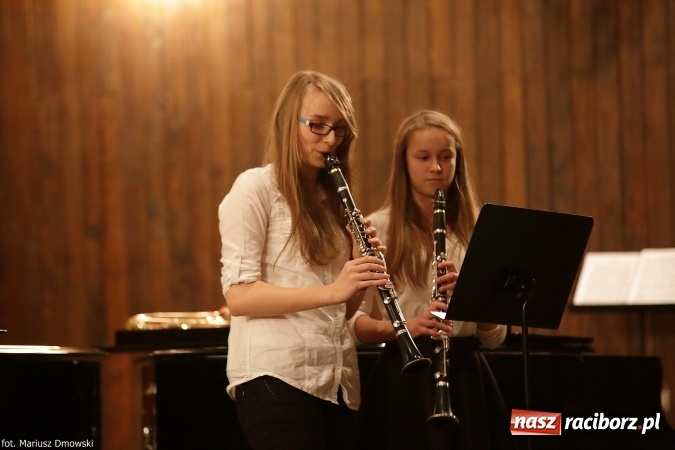 Zdjęcie w galerii na portalu naszraciborz.pl: Zimowy Koncert Karnawałowy w szkole muzycznej wiadomości z regionu