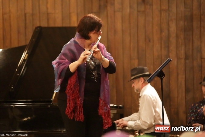 Zdjęcie w galerii na portalu naszraciborz.pl: Zimowy Koncert Karnawałowy w szkole muzycznej wiadomości z regionu