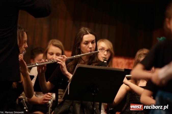 Zdjęcie w galerii na portalu naszraciborz.pl: Zimowy Koncert Karnawałowy w szkole muzycznej wiadomości z regionu