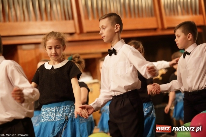 Zdjęcie w galerii na portalu naszraciborz.pl: Zimowy Koncert Karnawałowy w szkole muzycznej wiadomości z regionu