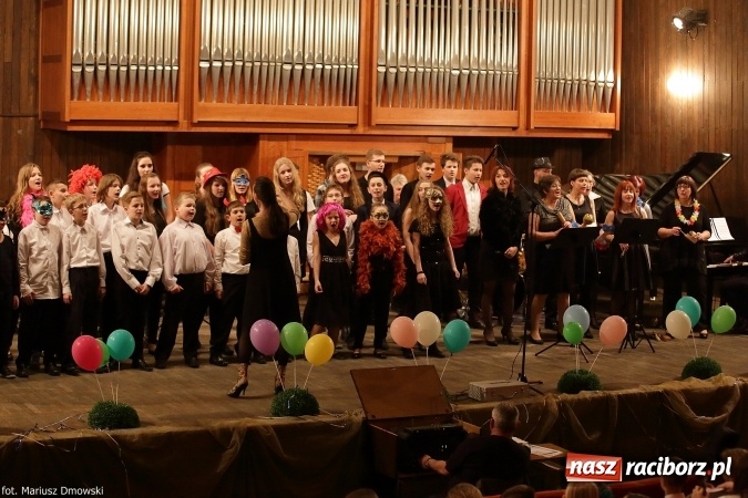 Zdjęcie w galerii na portalu naszraciborz.pl: Zimowy Koncert Karnawałowy w szkole muzycznej wiadomości z regionu