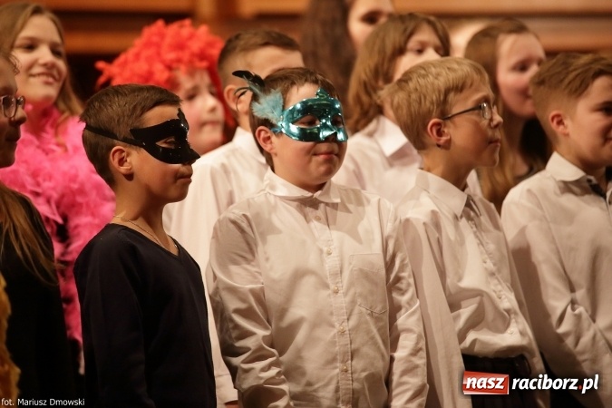 Zdjęcie w galerii na portalu naszraciborz.pl: Zimowy Koncert Karnawałowy w szkole muzycznej wiadomości z regionu