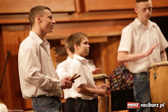 Zdjęcie w galerii na portalu naszraciborz.pl: Zimowy Koncert Karnawałowy w szkole muzycznej wiadomości z regionu