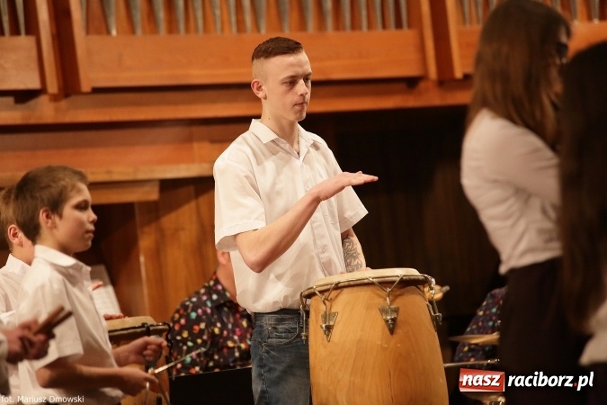 Zdjęcie w galerii na portalu naszraciborz.pl: Zimowy Koncert Karnawałowy w szkole muzycznej wiadomości z regionu