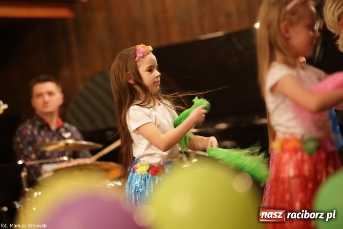 Zdjęcie w galerii na portalu naszraciborz.pl: Zimowy Koncert Karnawałowy w szkole muzycznej wiadomości z regionu