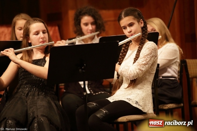 Zdjęcie w galerii na portalu naszraciborz.pl: Zimowy Koncert Karnawałowy w szkole muzycznej wiadomości z regionu