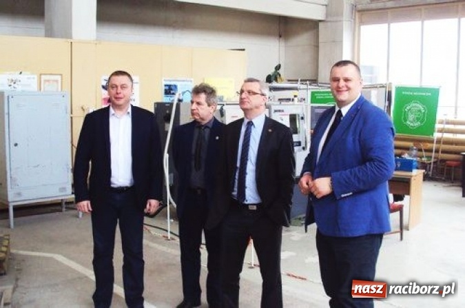 Zdjęcie w galerii na portalu naszraciborz.pl: Mechanik współpracuje z Wydziałem Mechanicznym Politechniki Opolskiej wiadomości z regionu