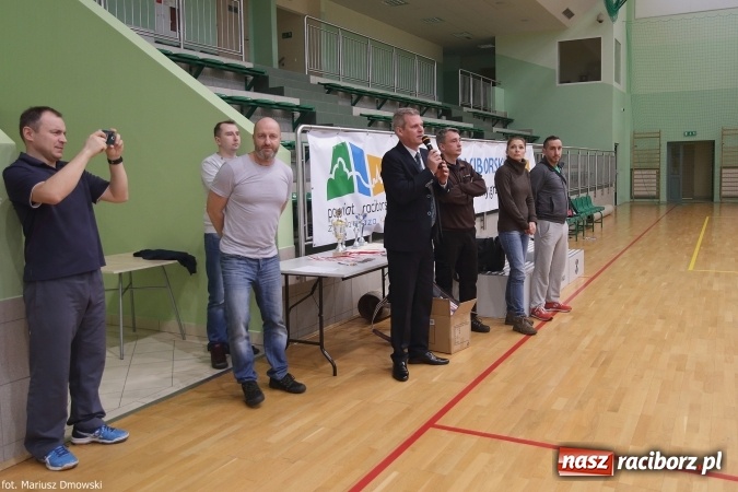 Zdjęcie w galerii na portalu naszraciborz.pl: II Turniej Badmintona Szkół Ponadgimnazjalnych - pierwsze miejsca zagarnięte przez ZSOMS wiadomości z regionu