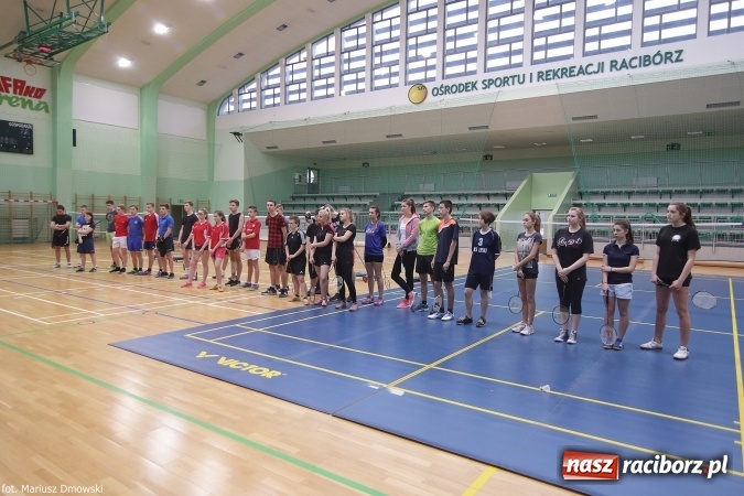 Zdjęcie w galerii na portalu naszraciborz.pl: II Turniej Badmintona Szkół Ponadgimnazjalnych - pierwsze miejsca zagarnięte przez ZSOMS wiadomości z regionu