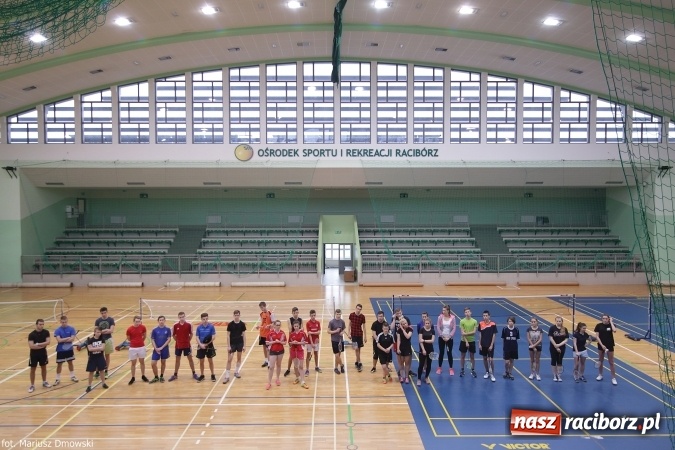 Zdjęcie w galerii na portalu naszraciborz.pl: II Turniej Badmintona Szkół Ponadgimnazjalnych - pierwsze miejsca zagarnięte przez ZSOMS wiadomości z regionu