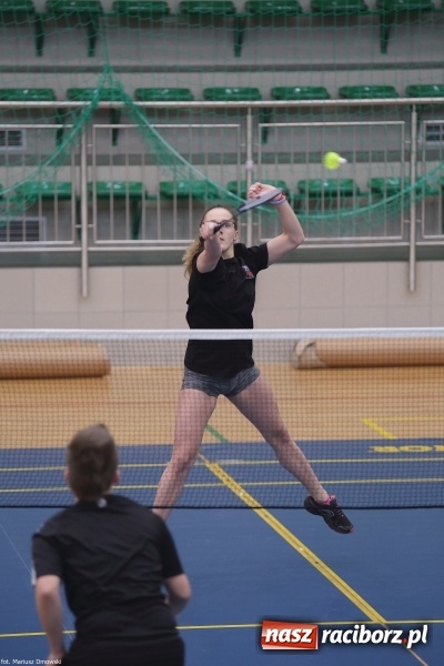 Zdjęcie w galerii na portalu naszraciborz.pl: II Turniej Badmintona Szkół Ponadgimnazjalnych - pierwsze miejsca zagarnięte przez ZSOMS wiadomości z regionu