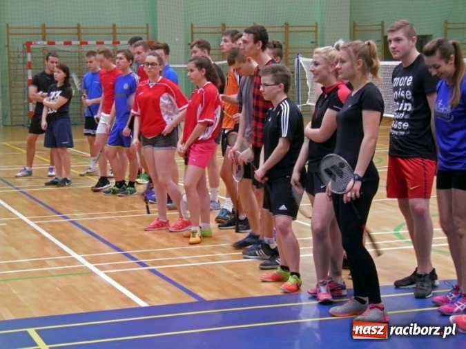 Zdjęcie w galerii na portalu naszraciborz.pl: II Turniej Badmintona Szkół Ponadgimnazjalnych - pierwsze miejsca zagarnięte przez ZSOMS wiadomości z regionu