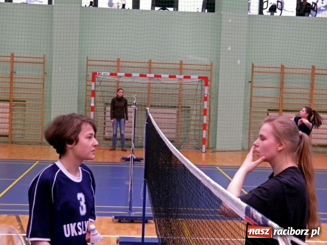 Zdjęcie w galerii na portalu naszraciborz.pl: II Turniej Badmintona Szkół Ponadgimnazjalnych - pierwsze miejsca zagarnięte przez ZSOMS wiadomości z regionu