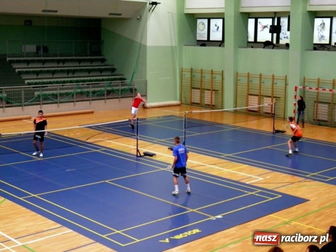 Zdjęcie w galerii na portalu naszraciborz.pl: II Turniej Badmintona Szkół Ponadgimnazjalnych - pierwsze miejsca zagarnięte przez ZSOMS wiadomości z regionu