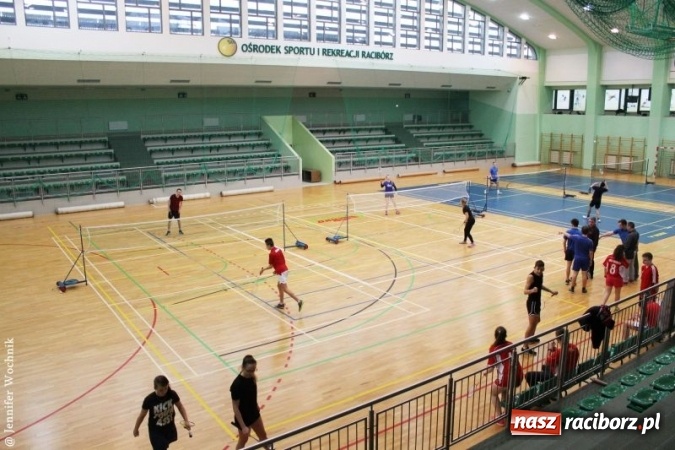 Zdjęcie w galerii na portalu naszraciborz.pl: II Turniej Badmintona Szkół Ponadgimnazjalnych - pierwsze miejsca zagarnięte przez ZSOMS wiadomości z regionu