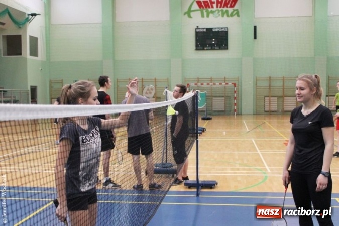 Zdjęcie w galerii na portalu naszraciborz.pl: II Turniej Badmintona Szkół Ponadgimnazjalnych - pierwsze miejsca zagarnięte przez ZSOMS wiadomości z regionu