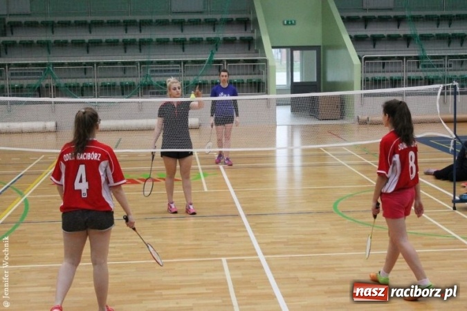 Zdjęcie w galerii na portalu naszraciborz.pl: II Turniej Badmintona Szkół Ponadgimnazjalnych - pierwsze miejsca zagarnięte przez ZSOMS wiadomości z regionu
