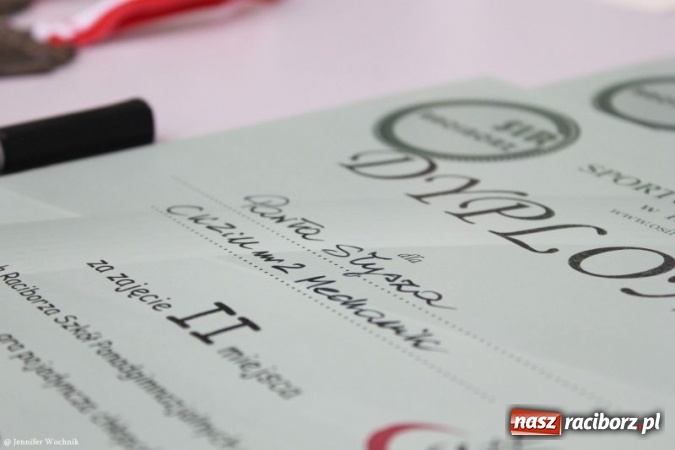 Zdjęcie w galerii na portalu naszraciborz.pl: II Turniej Badmintona Szkół Ponadgimnazjalnych - pierwsze miejsca zagarnięte przez ZSOMS wiadomości z regionu