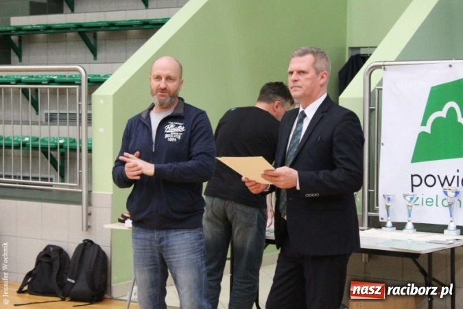 Zdjęcie w galerii na portalu naszraciborz.pl: II Turniej Badmintona Szkół Ponadgimnazjalnych - pierwsze miejsca zagarnięte przez ZSOMS wiadomości z regionu