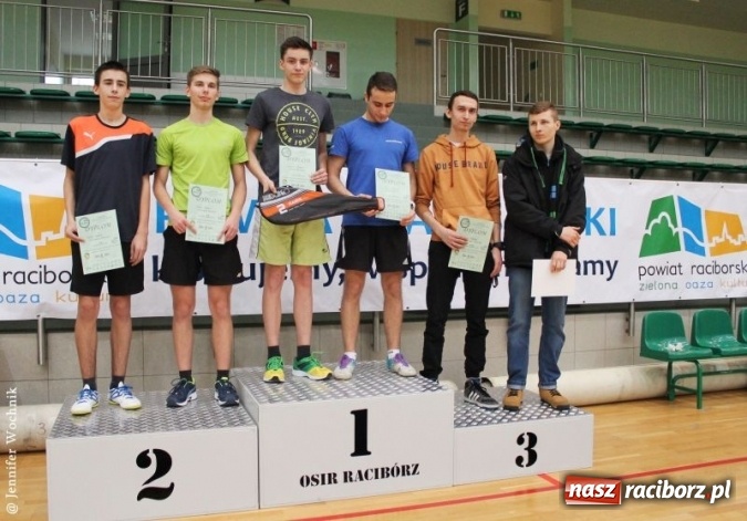 Zdjęcie w galerii na portalu naszraciborz.pl: II Turniej Badmintona Szkół Ponadgimnazjalnych - pierwsze miejsca zagarnięte przez ZSOMS wiadomości z regionu