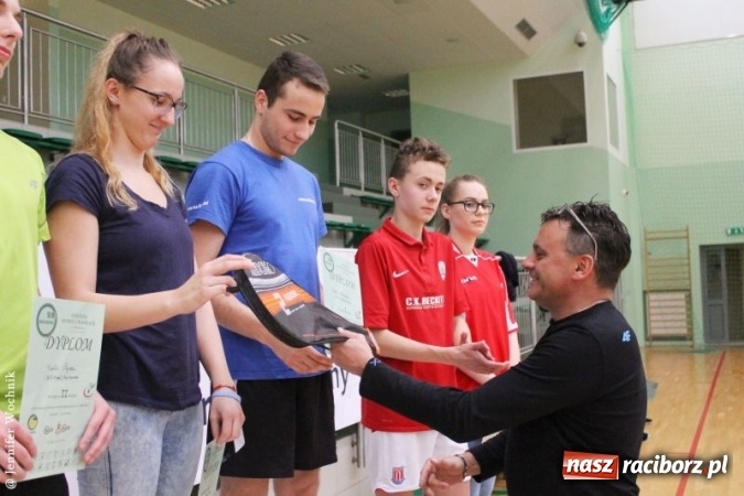 Zdjęcie w galerii na portalu naszraciborz.pl: II Turniej Badmintona Szkół Ponadgimnazjalnych - pierwsze miejsca zagarnięte przez ZSOMS wiadomości z regionu