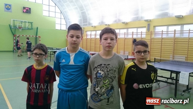 Zdjęcie w galerii na portalu naszraciborz.pl: Powiatowy finał w tenisie stołowym podstawówek. Złoto dla Pawłowa i Krzanowic wiadomości z regionu