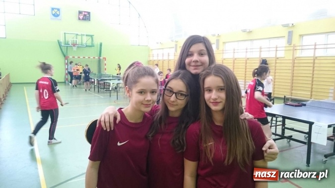 Zdjęcie w galerii na portalu naszraciborz.pl: Powiatowy finał w tenisie stołowym podstawówek. Złoto dla Pawłowa i Krzanowic wiadomości z regionu