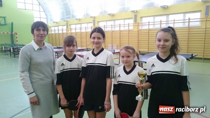 Zdjęcie w galerii na portalu naszraciborz.pl: Powiatowy finał w tenisie stołowym podstawówek. Złoto dla Pawłowa i Krzanowic wiadomości z regionu