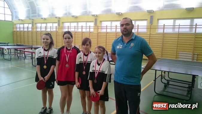 Zdjęcie w galerii na portalu naszraciborz.pl: Powiatowy finał w tenisie stołowym podstawówek. Złoto dla Pawłowa i Krzanowic wiadomości z regionu