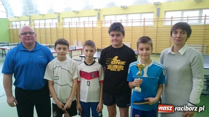 Zdjęcie w galerii na portalu naszraciborz.pl: Powiatowy finał w tenisie stołowym podstawówek. Złoto dla Pawłowa i Krzanowic wiadomości z regionu