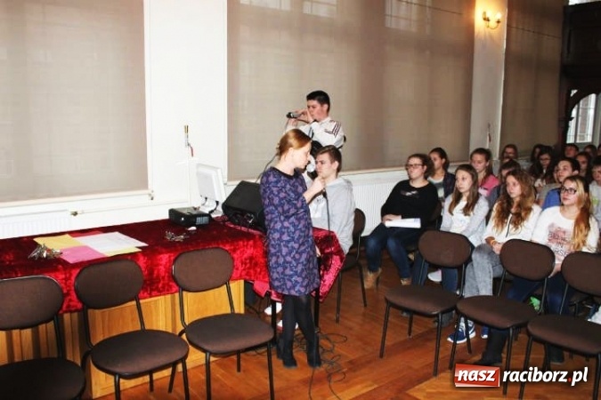 Zdjęcie w galerii na portalu naszraciborz.pl: Dzień Bezpiecznego Internetu w Gimnazjum nr 5  wiadomości z regionu