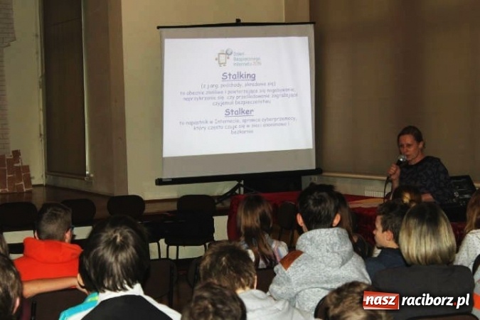 Zdjęcie w galerii na portalu naszraciborz.pl: Dzień Bezpiecznego Internetu w Gimnazjum nr 5  wiadomości z regionu